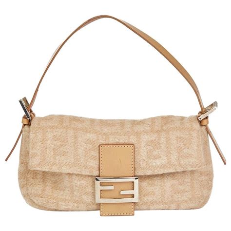 fendi baguette beige